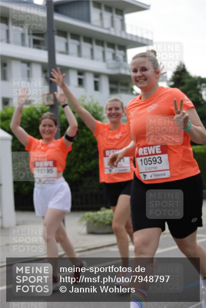 15.06.2025 - REWE Women's Run Jannik Wohlers http://msf.ph/oto/7948797 15.06.2025 08:31:15 Laufen 10195, 10593, 4 meine-sportfotos.de