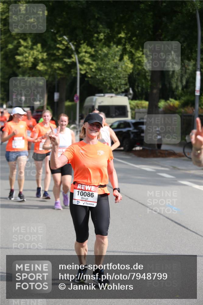 15.06.2025 - REWE Women's Run Jannik Wohlers http://msf.ph/oto/7948799 15.06.2025 09:47:29 Laufen 10086 meine-sportfotos.de