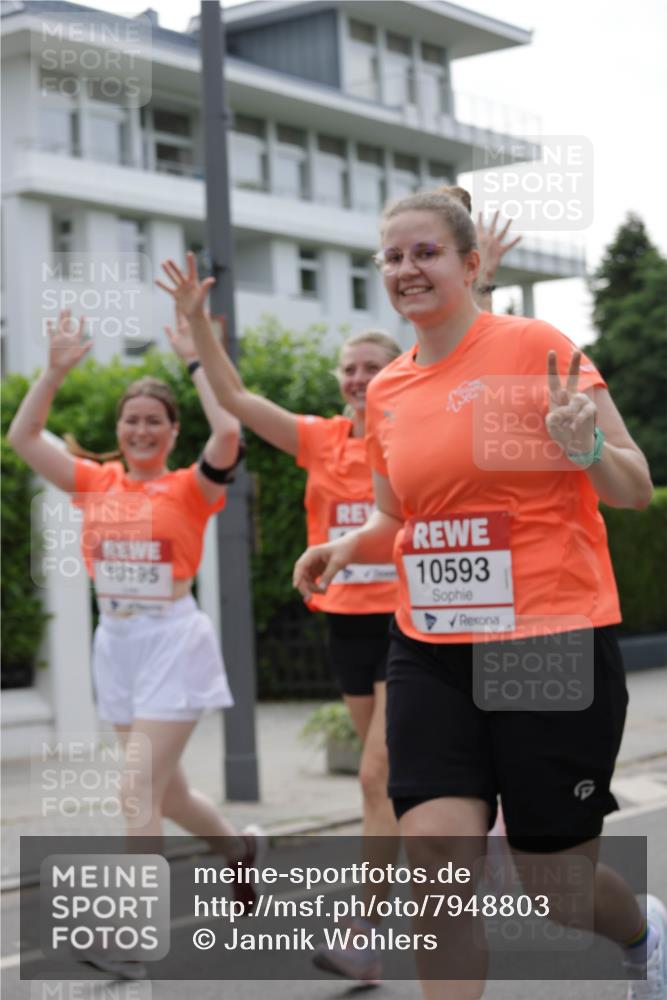 15.06.2025 - REWE Women's Run Jannik Wohlers http://msf.ph/oto/7948803 15.06.2025 08:31:15 Laufen 10195, 10593 meine-sportfotos.de