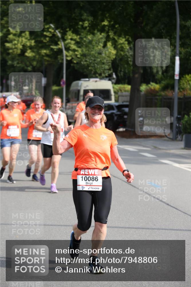 15.06.2025 - REWE Women's Run Jannik Wohlers http://msf.ph/oto/7948806 15.06.2025 09:47:29 Laufen 10086 meine-sportfotos.de