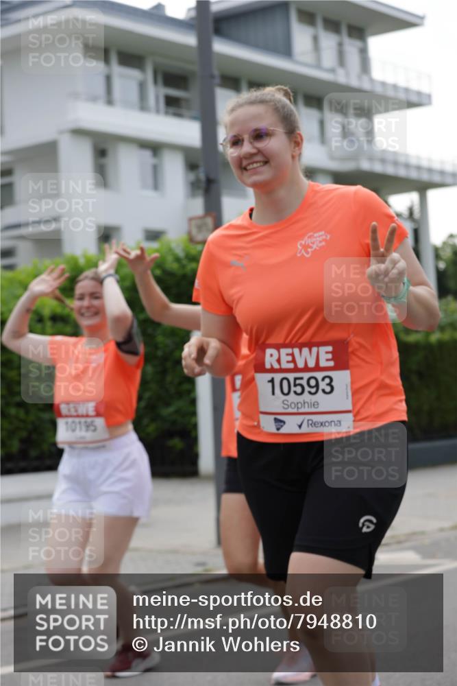 15.06.2025 - REWE Women's Run Jannik Wohlers http://msf.ph/oto/7948810 15.06.2025 08:31:15 Laufen 10195, 10593 meine-sportfotos.de