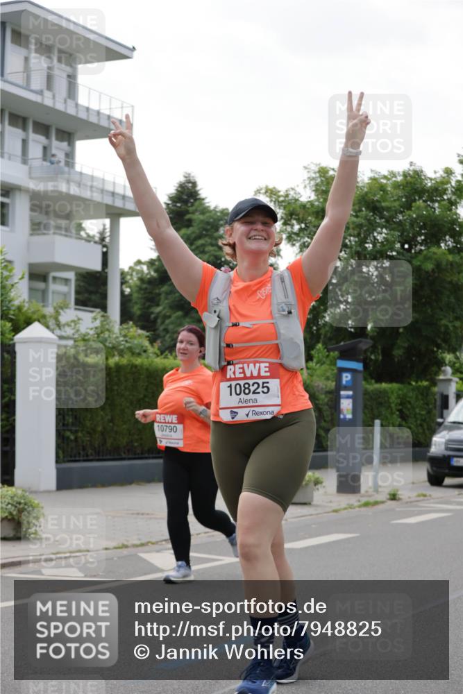 15.06.2025 - REWE Women's Run Jannik Wohlers http://msf.ph/oto/7948825 15.06.2025 08:31:16 Laufen 10790, 10825 meine-sportfotos.de