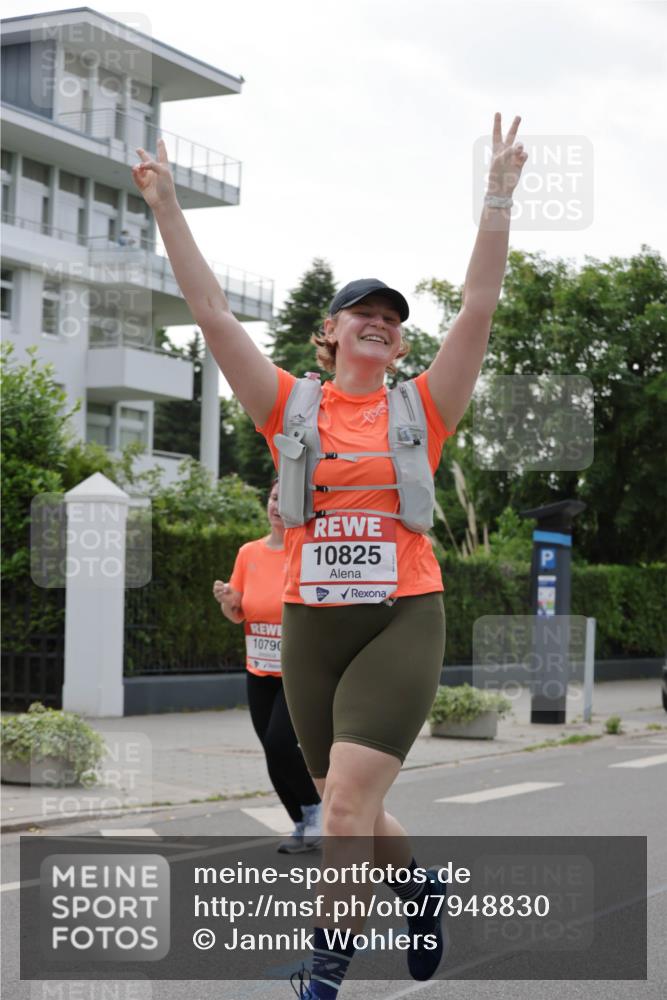 15.06.2025 - REWE Women's Run Jannik Wohlers http://msf.ph/oto/7948830 15.06.2025 08:31:16 Laufen 10790, 10825 meine-sportfotos.de