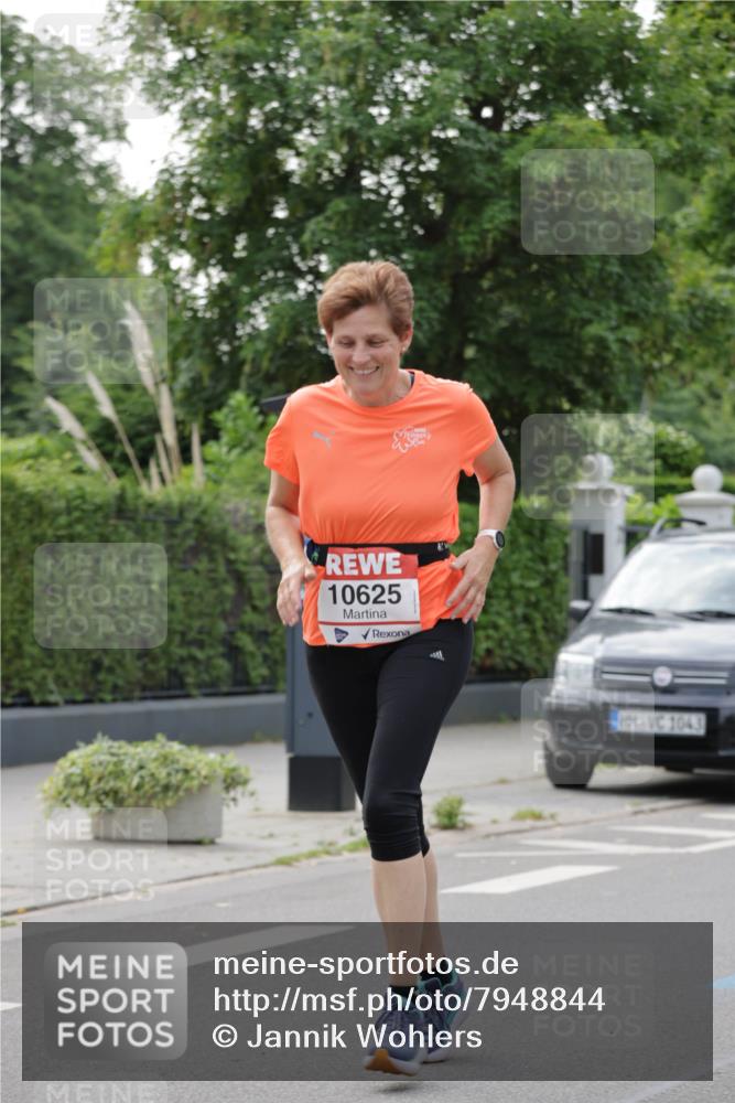 15.06.2025 - REWE Women's Run Jannik Wohlers http://msf.ph/oto/7948844 15.06.2025 08:31:18 Laufen 10625, 1043 meine-sportfotos.de