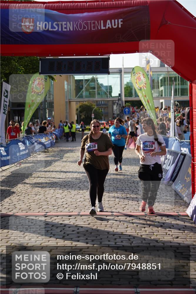 13.06.2025 - Holstenköstenlauf Felixshl http://msf.ph/oto/7948851 13.06.2025 18:20:21 Laufen 2262, 3638, 3639 meine-sportfotos.de