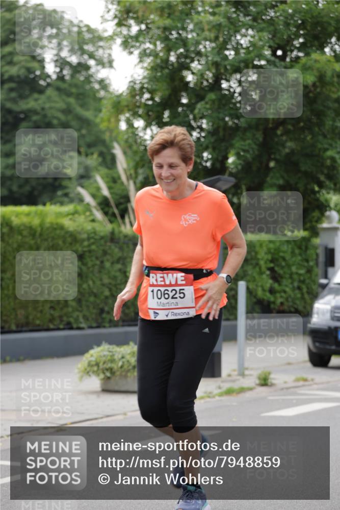 15.06.2025 - REWE Women's Run Jannik Wohlers http://msf.ph/oto/7948859 15.06.2025 08:31:18 Laufen 10625 meine-sportfotos.de