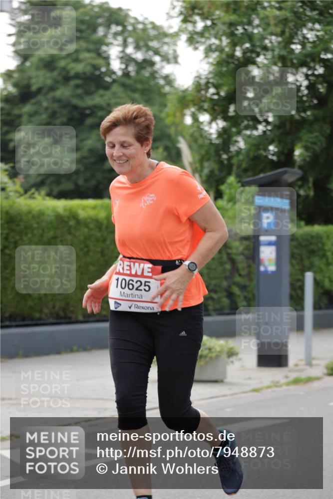 15.06.2025 - REWE Women's Run Jannik Wohlers http://msf.ph/oto/7948873 15.06.2025 08:31:18 Laufen 10625 meine-sportfotos.de