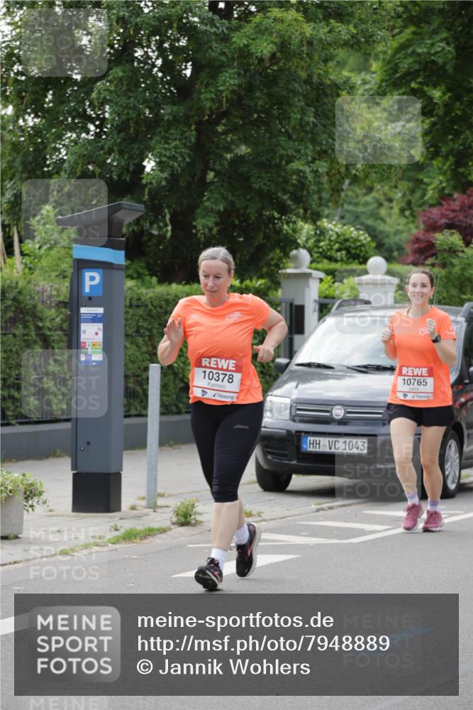 15.06.2025 - REWE Women's Run Jannik Wohlers http://msf.ph/oto/7948889 15.06.2025 08:31:21 Laufen 10378, 1043, 10765 meine-sportfotos.de