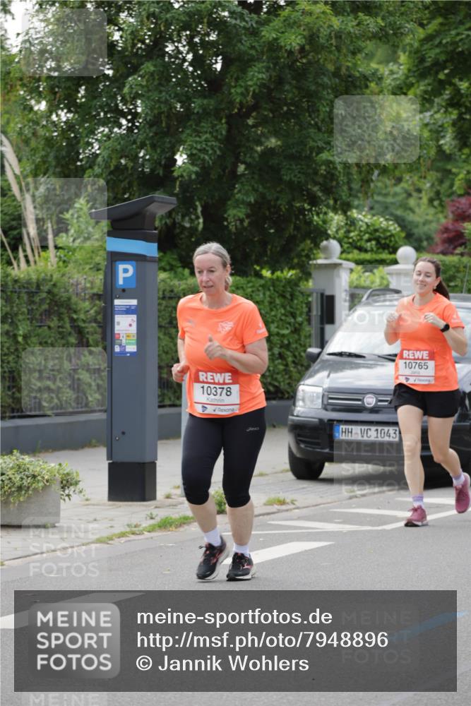 15.06.2025 - REWE Women's Run Jannik Wohlers http://msf.ph/oto/7948896 15.06.2025 08:31:21 Laufen 10378, 1043, 10765 meine-sportfotos.de
