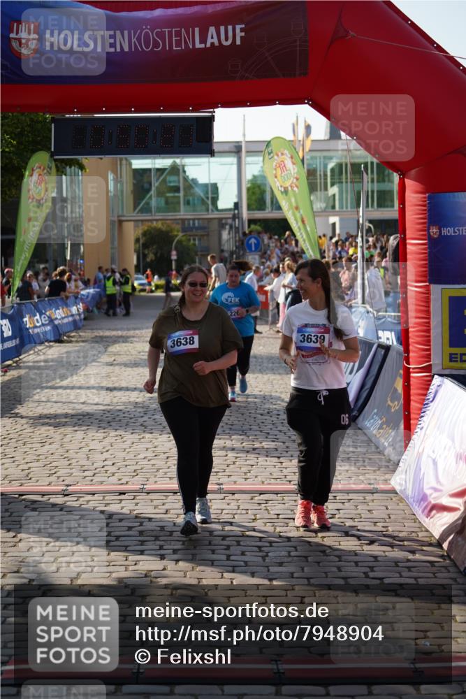 13.06.2025 - Holstenköstenlauf Felixshl http://msf.ph/oto/7948904 13.06.2025 18:20:22 Laufen 2262, 3638, 3639 meine-sportfotos.de