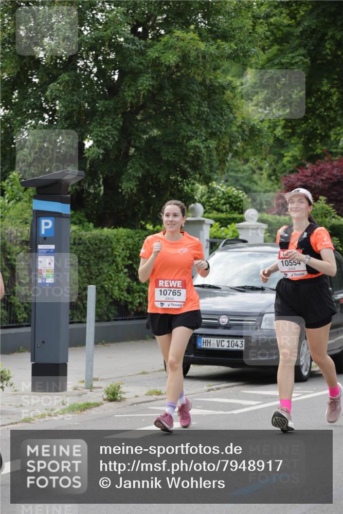 15.06.2025 - REWE Women's Run Jannik Wohlers http://msf.ph/oto/7948917 15.06.2025 08:31:22 Laufen 10765, 1043, 10554 meine-sportfotos.de