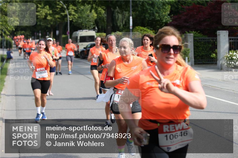15.06.2025 - REWE Women's Run Jannik Wohlers http://msf.ph/oto/7948923 15.06.2025 09:47:38 Laufen 10653, 101, 1, 10646 meine-sportfotos.de