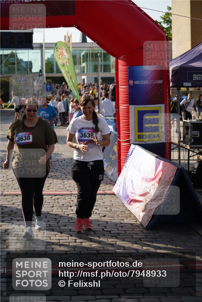 13.06.2025 - Holstenköstenlauf Felixshl http://msf.ph/oto/7948933 13.06.2025 18:20:23 Laufen 2262, 3638, 3639 meine-sportfotos.de