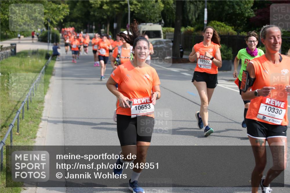 15.06.2025 - REWE Women's Run Jannik Wohlers http://msf.ph/oto/7948951 15.06.2025 09:47:39 Laufen 10653, 10102, 10330 meine-sportfotos.de