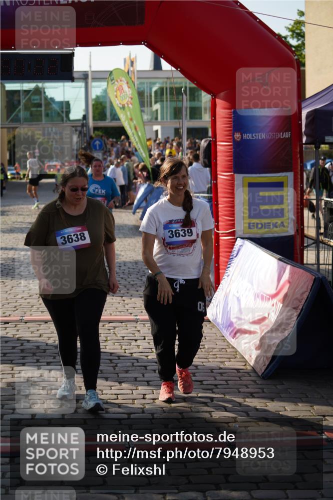 13.06.2025 - Holstenköstenlauf Felixshl http://msf.ph/oto/7948953 13.06.2025 18:20:23 Laufen 2262, 3638, 3639 meine-sportfotos.de