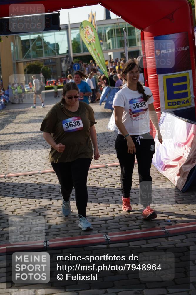 13.06.2025 - Holstenköstenlauf Felixshl http://msf.ph/oto/7948964 13.06.2025 18:20:24 Laufen 2262, 3638, 3639 meine-sportfotos.de