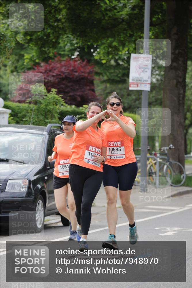 15.06.2025 - REWE Women's Run Jannik Wohlers http://msf.ph/oto/7948970 15.06.2025 08:31:25 Laufen 1061, 1032, 10595 meine-sportfotos.de