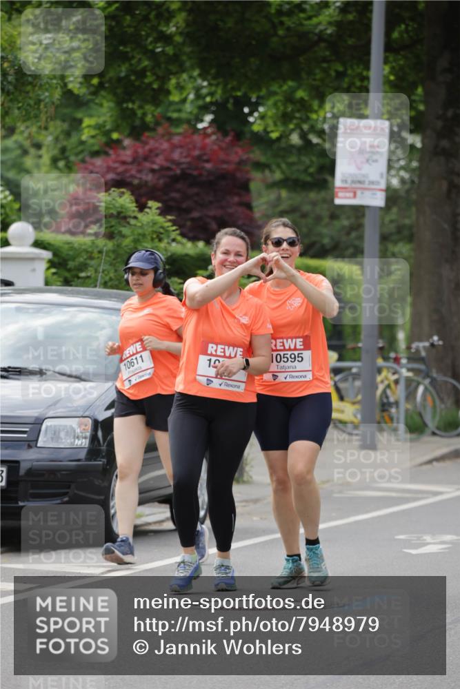 15.06.2025 - REWE Women's Run Jannik Wohlers http://msf.ph/oto/7948979 15.06.2025 08:31:25 Laufen 10611, 10595, 19 meine-sportfotos.de