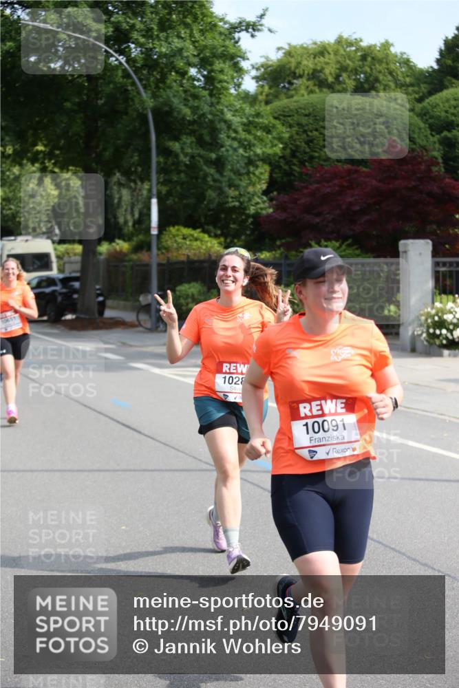 15.06.2025 - REWE Women's Run Jannik Wohlers http://msf.ph/oto/7949091 15.06.2025 09:47:45 Laufen 10651, 1028, 10091 meine-sportfotos.de