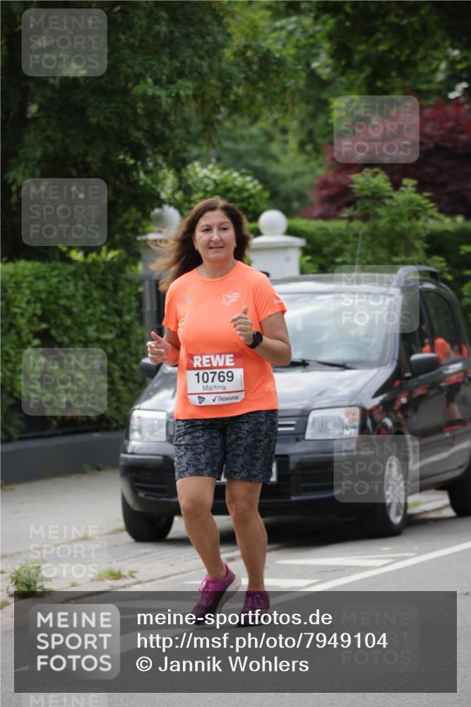 15.06.2025 - REWE Women's Run Jannik Wohlers http://msf.ph/oto/7949104 15.06.2025 08:31:32 Laufen 10769 meine-sportfotos.de