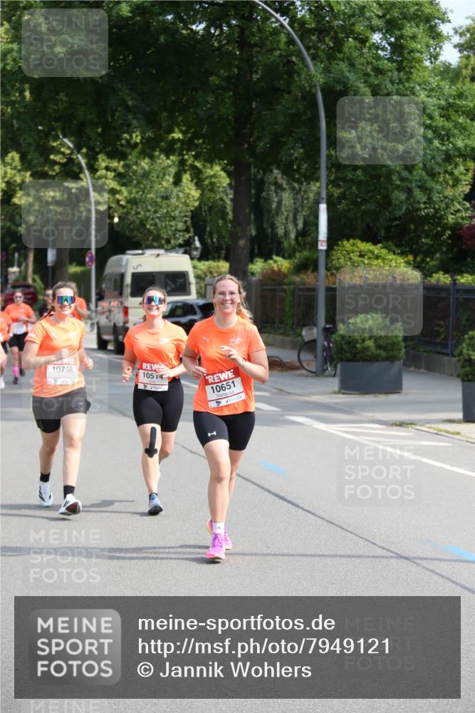 15.06.2025 - REWE Women's Run Jannik Wohlers http://msf.ph/oto/7949121 15.06.2025 09:47:47 Laufen 10708, 10514, 10651, 1 meine-sportfotos.de