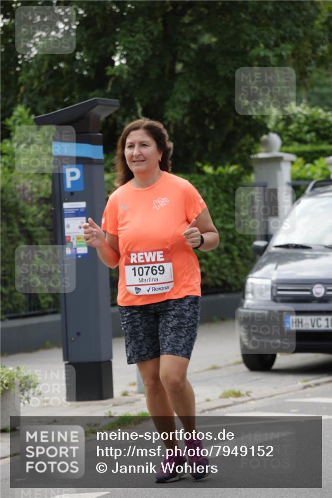 15.06.2025 - REWE Women's Run Jannik Wohlers http://msf.ph/oto/7949152 15.06.2025 08:31:33 Laufen 10769, 1 meine-sportfotos.de