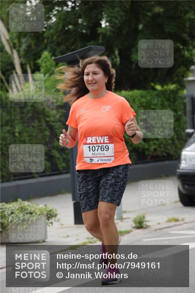 15.06.2025 - REWE Women's Run Jannik Wohlers http://msf.ph/oto/7949161 15.06.2025 08:31:33 Laufen 10769 meine-sportfotos.de