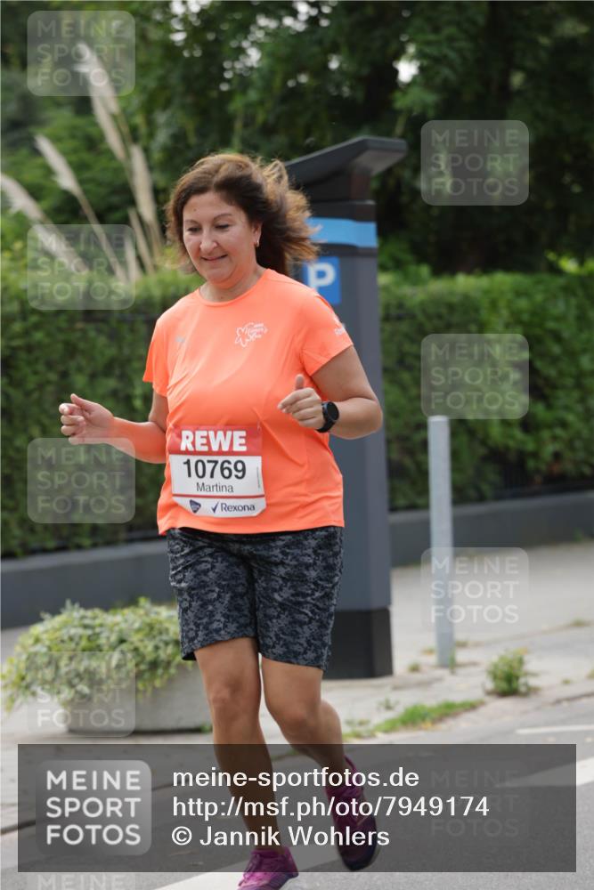 15.06.2025 - REWE Women's Run Jannik Wohlers http://msf.ph/oto/7949174 15.06.2025 08:31:33 Laufen 10769 meine-sportfotos.de