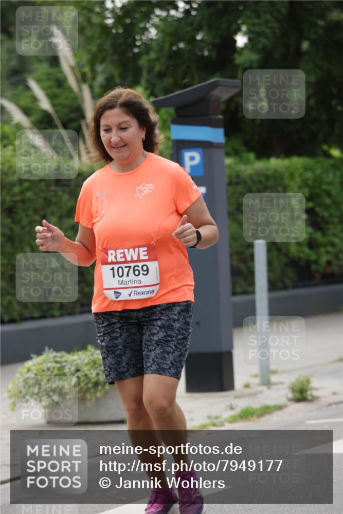 15.06.2025 - REWE Women's Run Jannik Wohlers http://msf.ph/oto/7949177 15.06.2025 08:31:33 Laufen 10769 meine-sportfotos.de