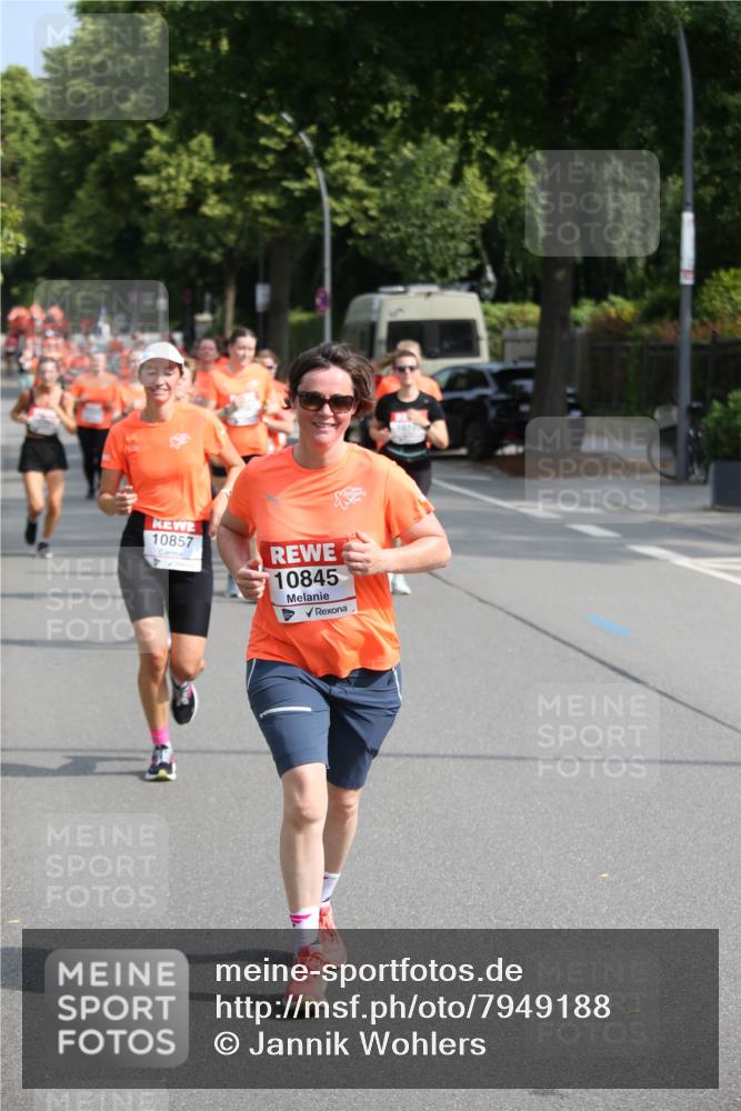 15.06.2025 - REWE Women's Run Jannik Wohlers http://msf.ph/oto/7949188 15.06.2025 09:47:50 Laufen 10857, 10845 meine-sportfotos.de