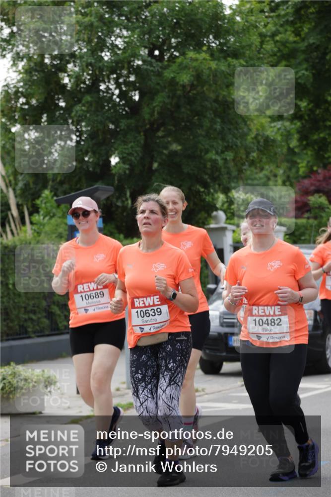 15.06.2025 - REWE Women's Run Jannik Wohlers http://msf.ph/oto/7949205 15.06.2025 08:31:36 Laufen 10689, 10639, 10482 meine-sportfotos.de