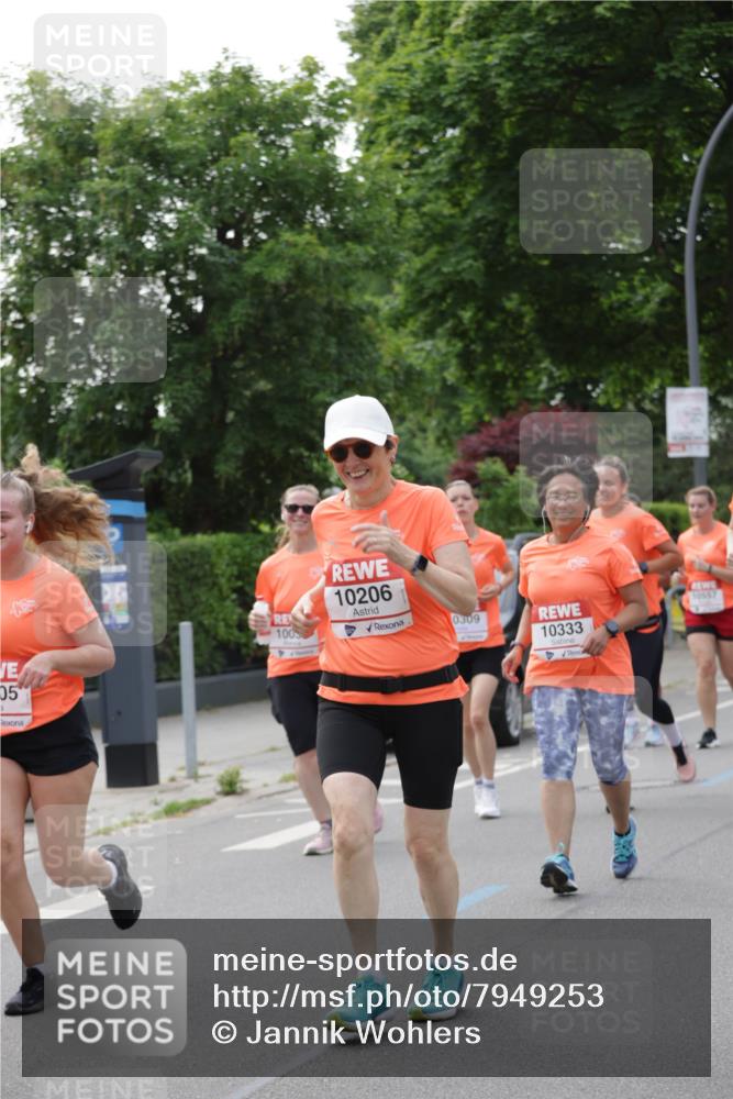 15.06.2025 - REWE Women's Run Jannik Wohlers http://msf.ph/oto/7949253 15.06.2025 08:31:38 Laufen 05, 100, 10206, 0309, 10333, 10557 meine-sportfotos.de