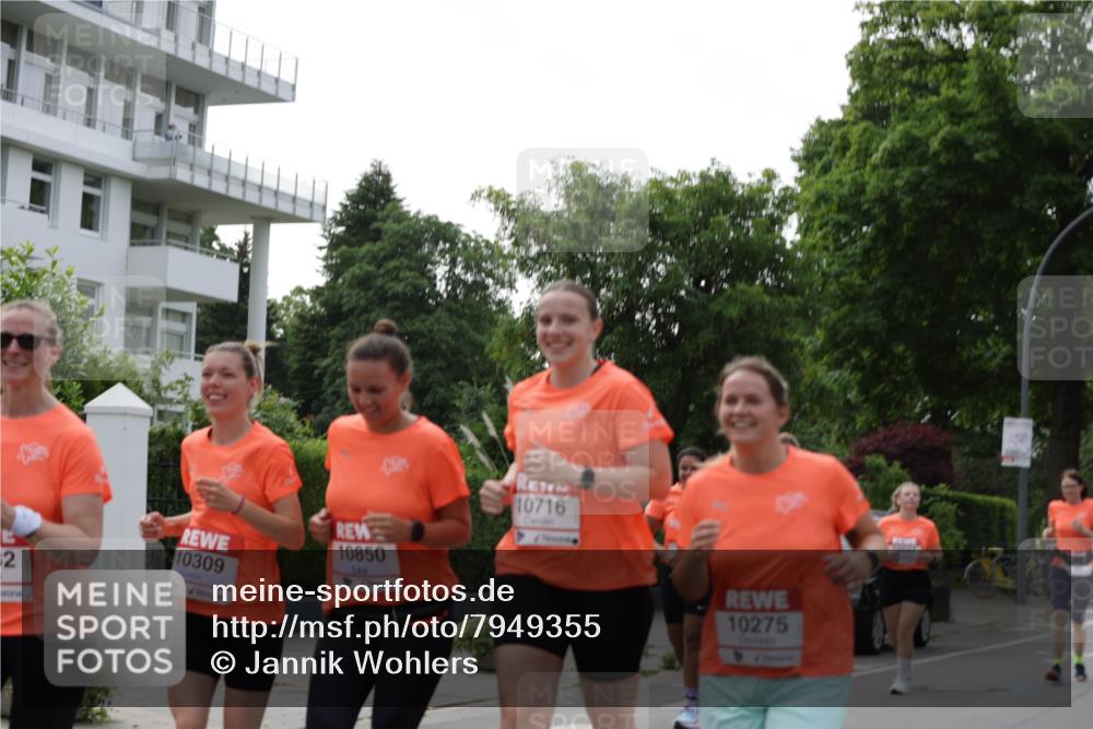 15.06.2025 - REWE Women's Run Jannik Wohlers http://msf.ph/oto/7949355 15.06.2025 08:31:42 Laufen 2, 10309, 10850, 10716, 10275 meine-sportfotos.de