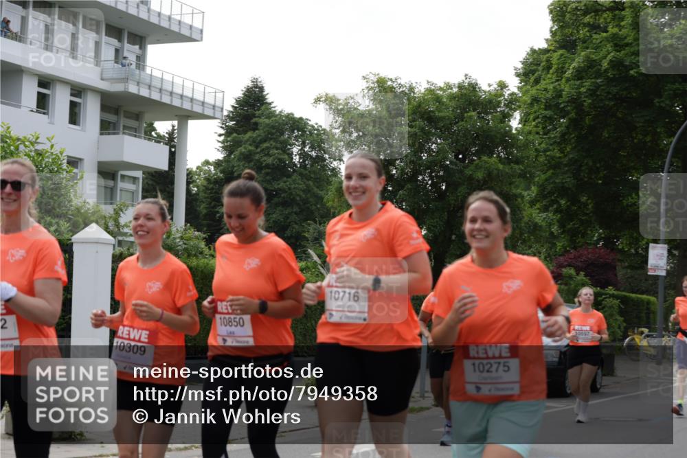 15.06.2025 - REWE Women's Run Jannik Wohlers http://msf.ph/oto/7949358 15.06.2025 08:31:42 Laufen 2, 10309, 10850, 10716, 10275, 10597 meine-sportfotos.de