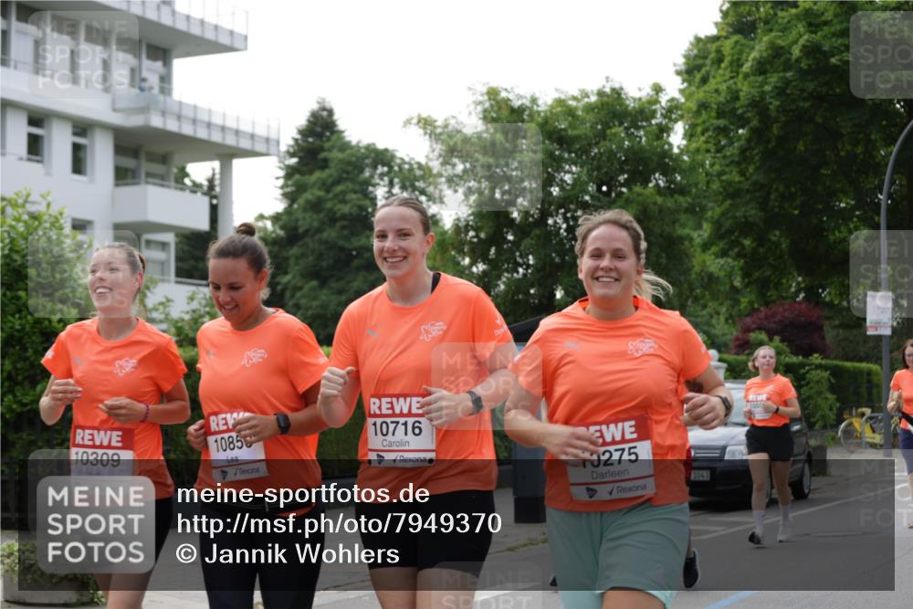 15.06.2025 - REWE Women's Run Jannik Wohlers http://msf.ph/oto/7949370 15.06.2025 08:31:42 Laufen 10309, 1085, 10716, 0275, 1043, 1059 meine-sportfotos.de