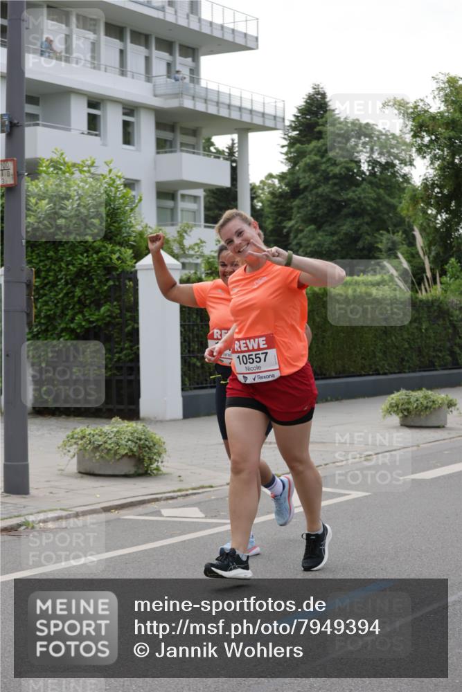 15.06.2025 - REWE Women's Run Jannik Wohlers http://msf.ph/oto/7949394 15.06.2025 08:31:44 Laufen 10557 meine-sportfotos.de