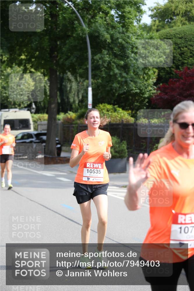 15.06.2025 - REWE Women's Run Jannik Wohlers http://msf.ph/oto/7949403 15.06.2025 09:48:02 Laufen 10535 meine-sportfotos.de
