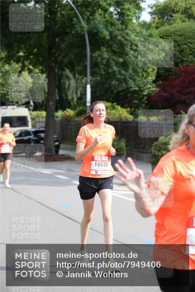 15.06.2025 - REWE Women's Run Jannik Wohlers http://msf.ph/oto/7949406 15.06.2025 09:48:02 Laufen 10535 meine-sportfotos.de
