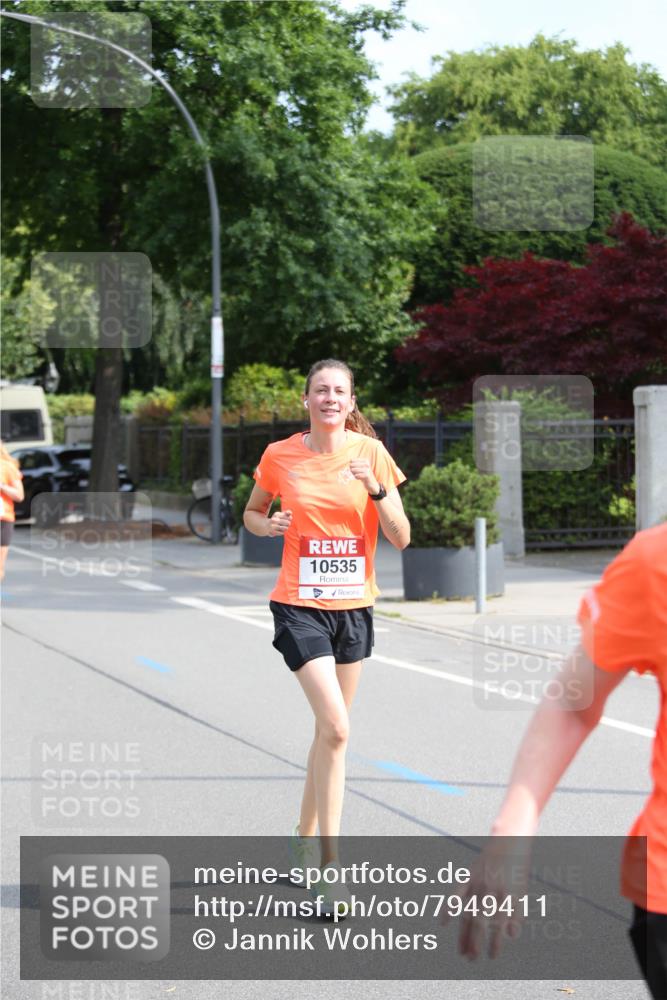 15.06.2025 - REWE Women's Run Jannik Wohlers http://msf.ph/oto/7949411 15.06.2025 09:48:03 Laufen 10535 meine-sportfotos.de