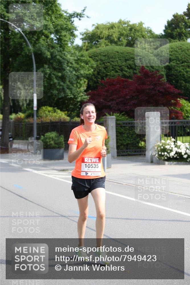 15.06.2025 - REWE Women's Run Jannik Wohlers http://msf.ph/oto/7949423 15.06.2025 09:48:03 Laufen 10535 meine-sportfotos.de