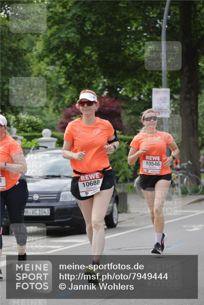 15.06.2025 - REWE Women's Run Jannik Wohlers http://msf.ph/oto/7949444 15.06.2025 08:31:48 Laufen 1043, 10688, 10546 meine-sportfotos.de