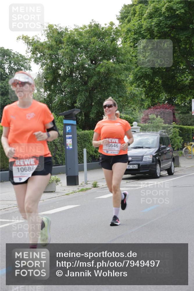 15.06.2025 - REWE Women's Run Jannik Wohlers http://msf.ph/oto/7949497 15.06.2025 08:31:51 Laufen 10688, 0546, 1043 meine-sportfotos.de