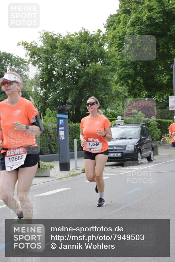 15.06.2025 - REWE Women's Run Jannik Wohlers http://msf.ph/oto/7949503 15.06.2025 08:31:51 Laufen 10688, 10546, 1043 meine-sportfotos.de