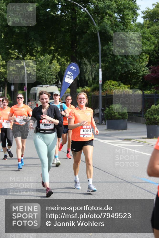 15.06.2025 - REWE Women's Run Jannik Wohlers http://msf.ph/oto/7949523 15.06.2025 09:48:10 Laufen 06, 30, 10456, 1023, 10041, 10042 meine-sportfotos.de