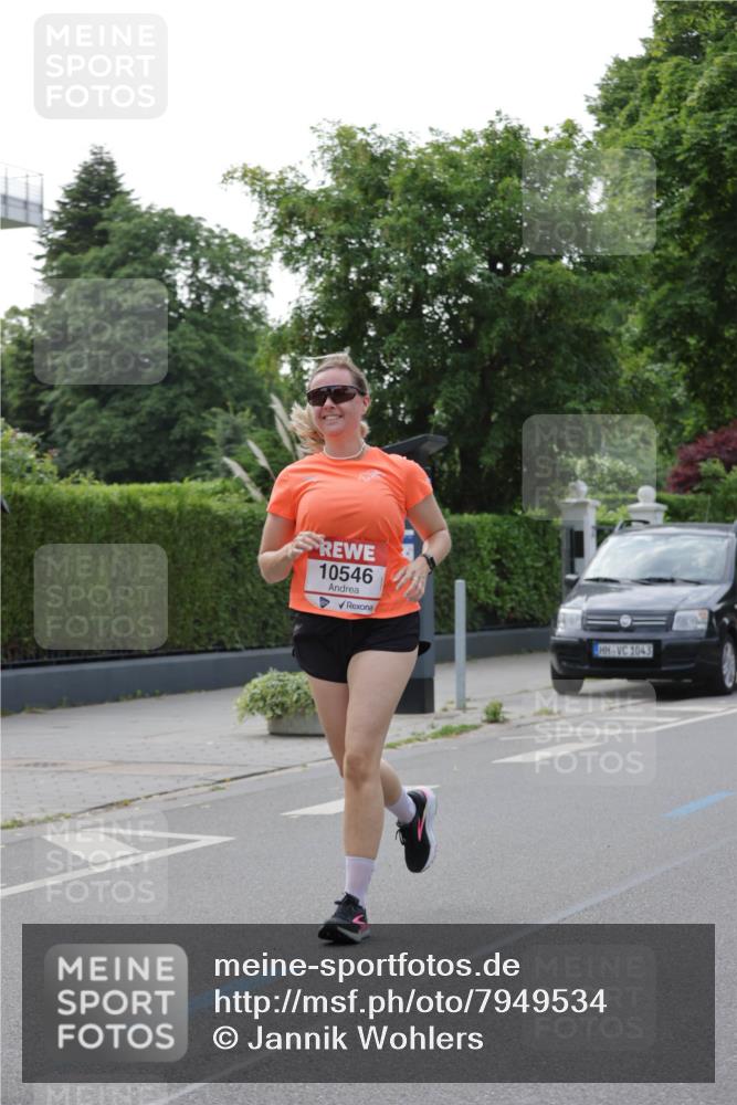 15.06.2025 - REWE Women's Run Jannik Wohlers http://msf.ph/oto/7949534 15.06.2025 08:31:52 Laufen 10546, 1043 meine-sportfotos.de