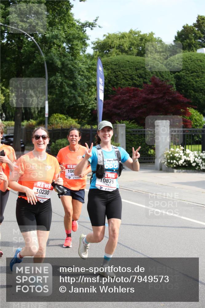 15.06.2025 - REWE Women's Run Jannik Wohlers http://msf.ph/oto/7949573 15.06.2025 09:48:12 Laufen 10230, 108, 10876 meine-sportfotos.de