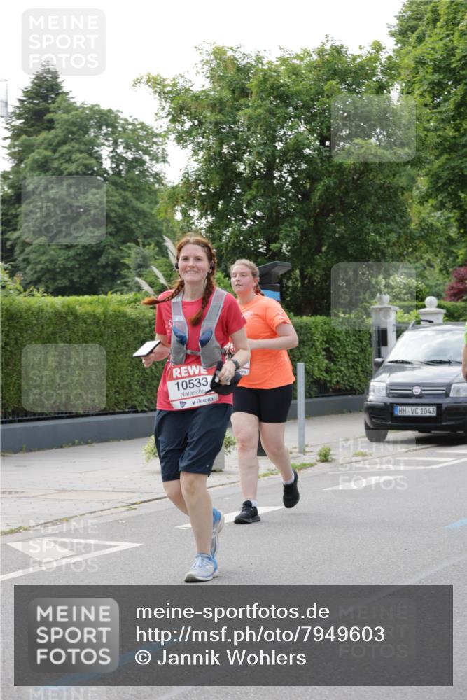 15.06.2025 - REWE Women's Run Jannik Wohlers http://msf.ph/oto/7949603 15.06.2025 08:32:00 Laufen 10533, 1043 meine-sportfotos.de