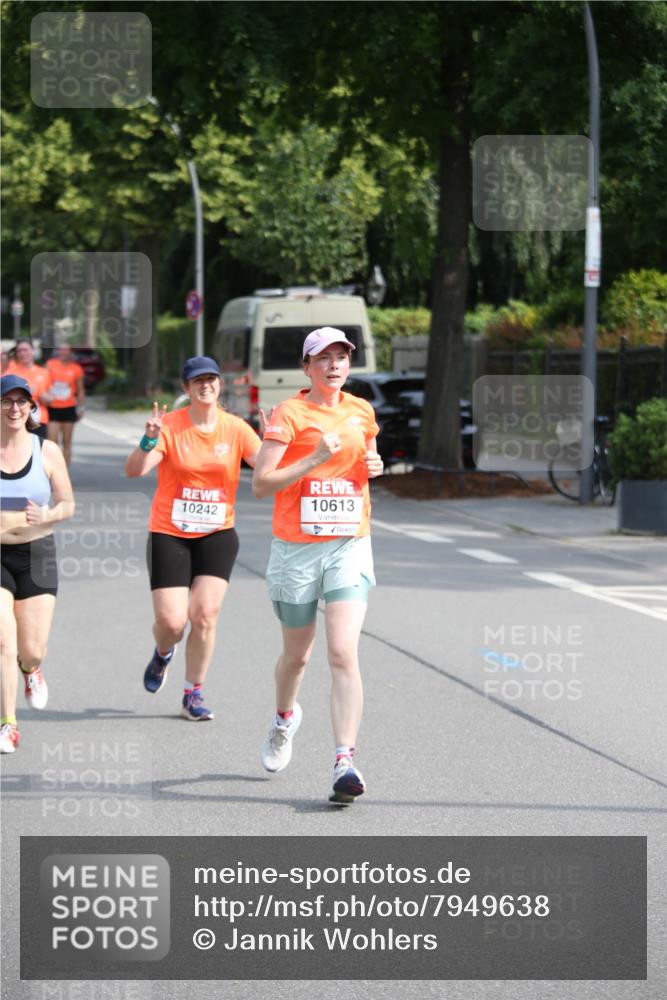 15.06.2025 - REWE Women's Run Jannik Wohlers http://msf.ph/oto/7949638 15.06.2025 09:48:17 Laufen 10242, 10613 meine-sportfotos.de