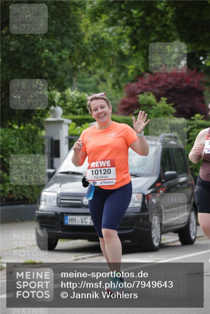 15.06.2025 - REWE Women's Run Jannik Wohlers http://msf.ph/oto/7949643 15.06.2025 08:32:03 Laufen 1, 10120 meine-sportfotos.de