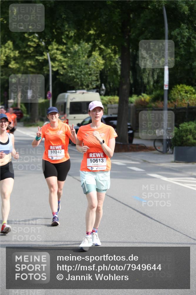15.06.2025 - REWE Women's Run Jannik Wohlers http://msf.ph/oto/7949644 15.06.2025 09:48:17 Laufen 10242, 10613 meine-sportfotos.de